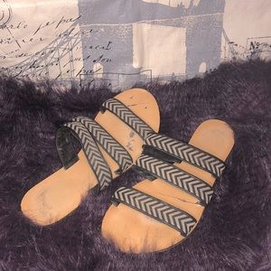 ✨Urban Outfitters Sandals